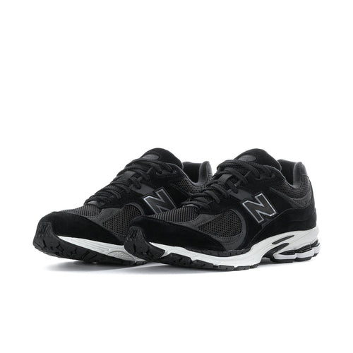 Men's black lace-up running sneakers with N logo on mesh, white sole trim
