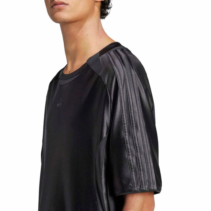Adicolor men's black t-shirt, side view with short sleeves and trefoil chest logo