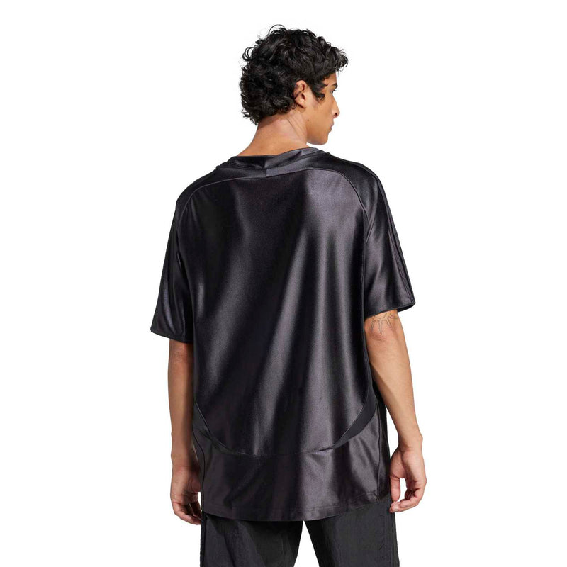 Adicolor men's black t-shirt, back view with curved hem and short sleeves