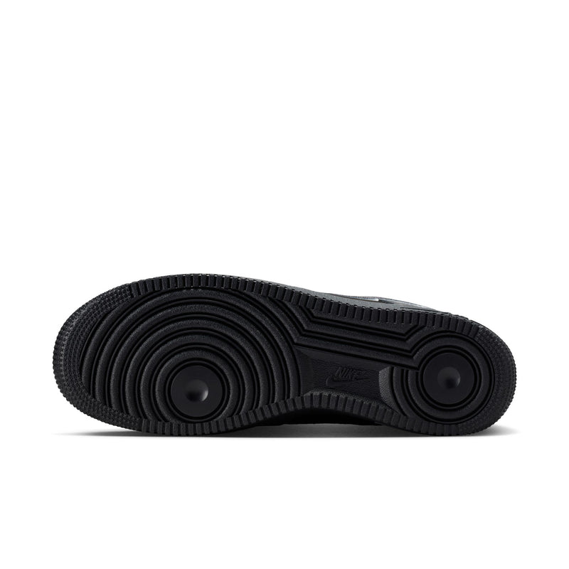 Rubber outsole for men's low-top sneakers with circular traction pattern