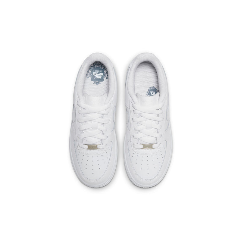 Youth low-top sneakers, white lace-up with perforated toe and padded collar