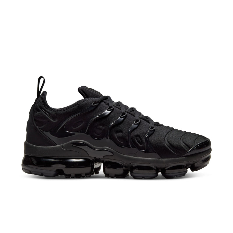 Men's black lace-up performance sneakers with Air sole cushioning