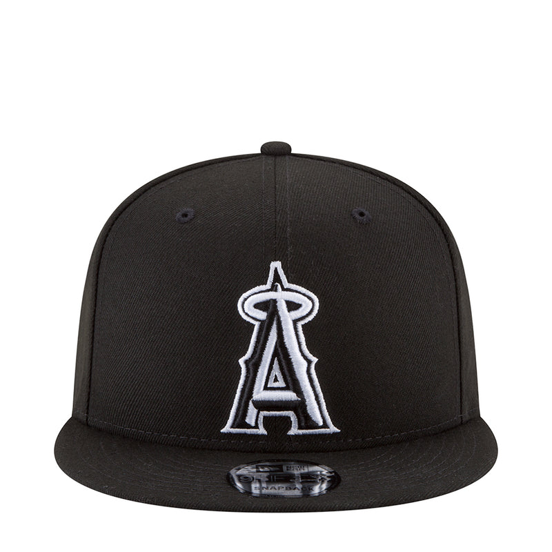 Black baseball cap with white A logo and flat brim snapback