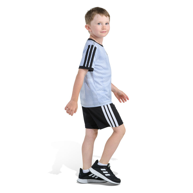 Kids soccer set side profile: light blue jersey with black shoulder stripes and black shorts