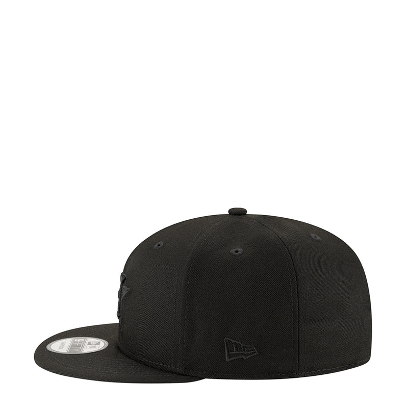 Black baseball cap with small flag logo on side
