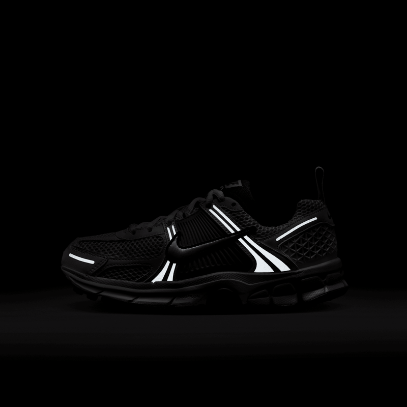 Big Kids' Nike Vomero 5 "Hot Fuchsia"