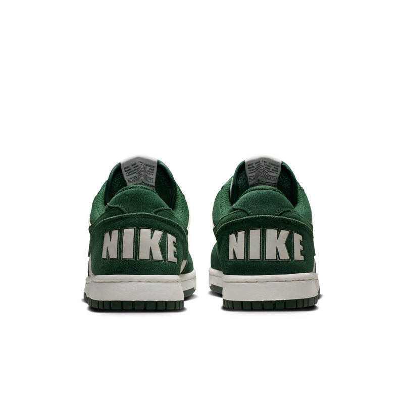 Men's Nike low-top sneakers from the back, dark green heel with Nike branding