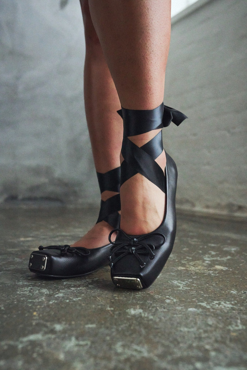Blithe Metal Toe Ballet Flats- Black