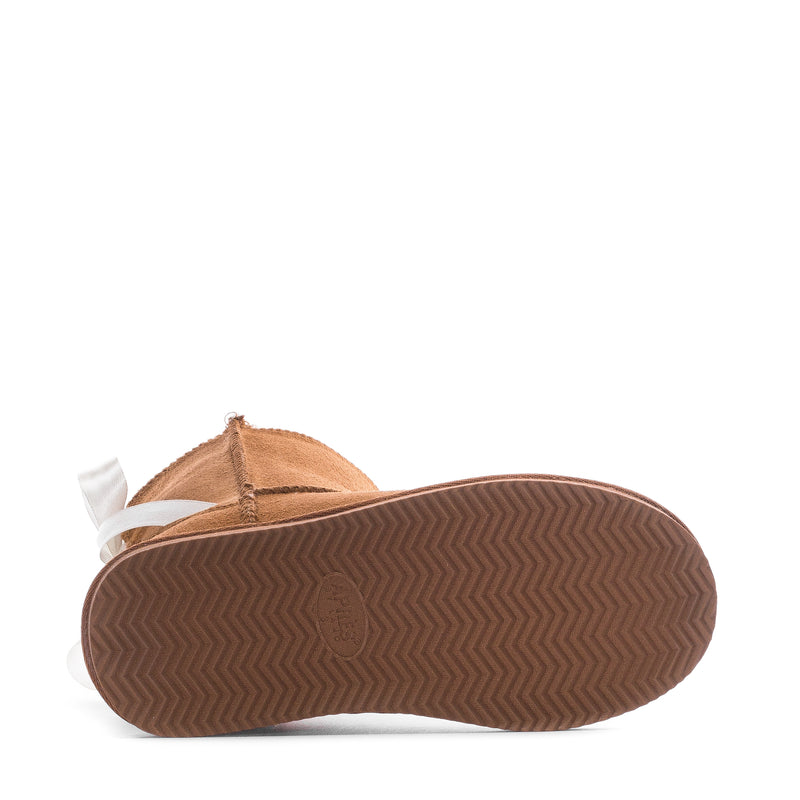 Kids chestnut boot outsole with zigzag tread pattern