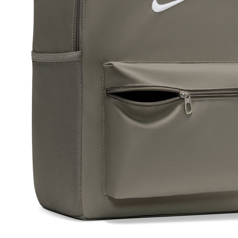 Nike Brasilia Heritage backpack front close-up with zip pocket and textured side panel