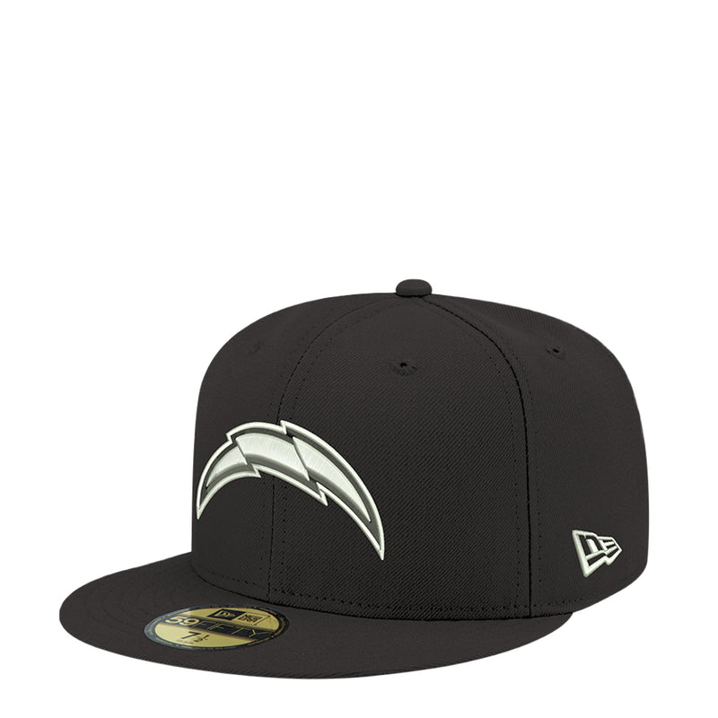Black baseball cap with front lightning logo and New Era flag on side