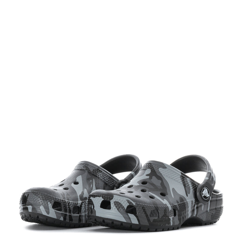 Toddler classic clog pair, camouflage upper with heel strap and round logo