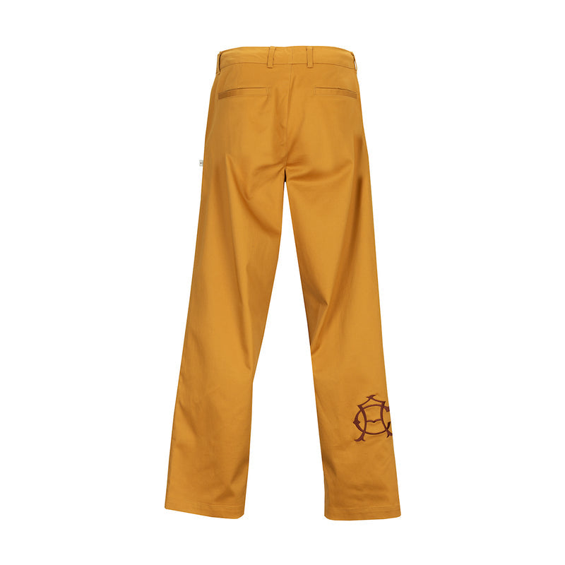 Men's chino pants in chutney with rear yoke detail and side emblem