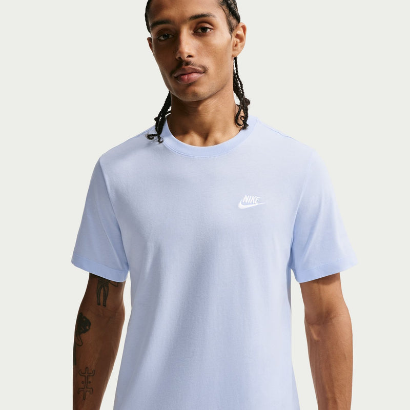 Men's light blue crewneck T-shirt with Nike swoosh at upper chest