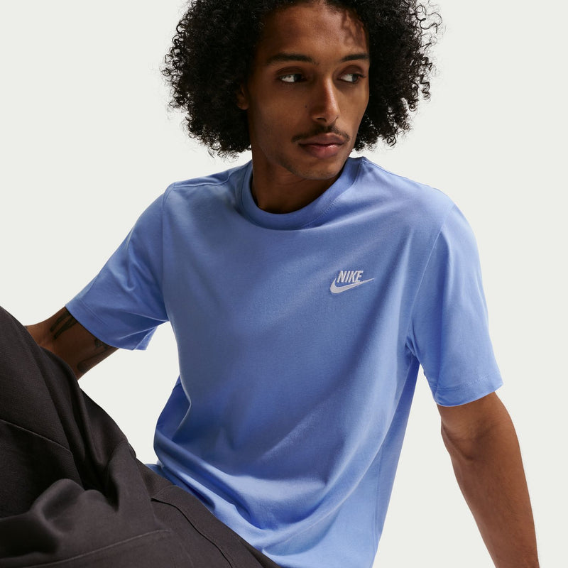 Men's light-blue crewneck tee with white Nike logo near right shoulder