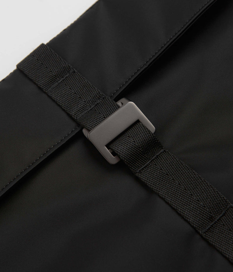 D_b_ Essential 13" Laptop Sleeve in Black Out