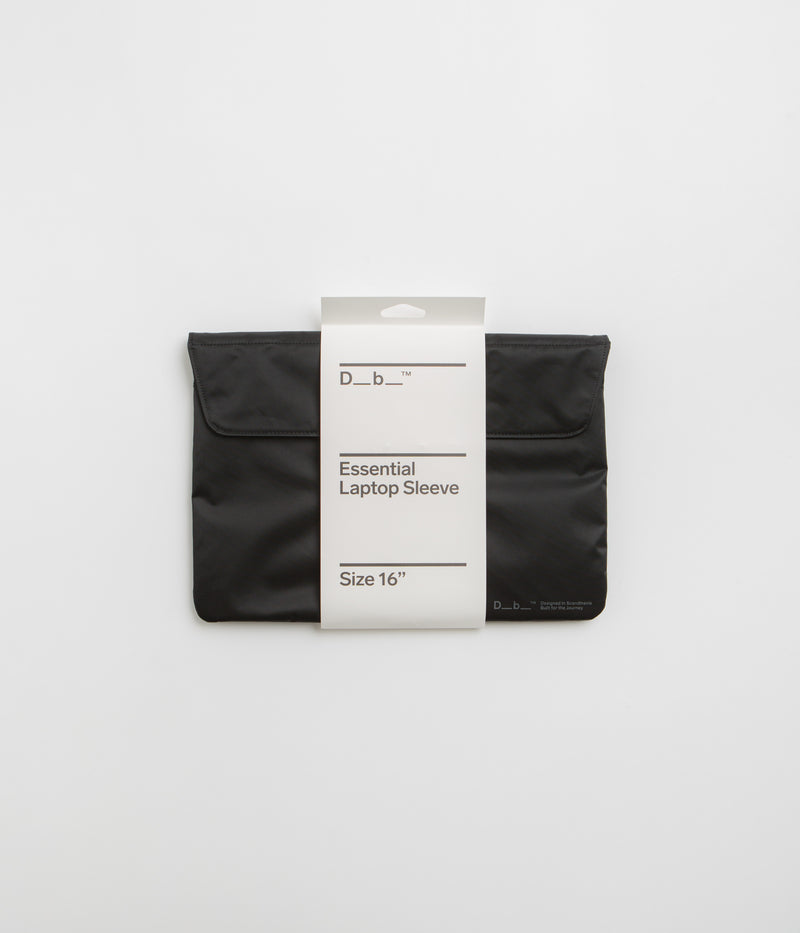 D_b_ Essential 16" Laptop Sleeve in Black Out