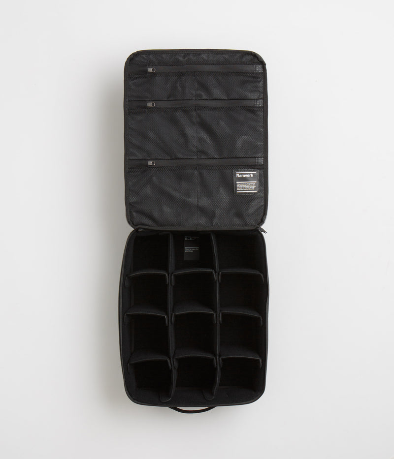 D_b_ Ramverk Medium Camera Insert in Black Out
