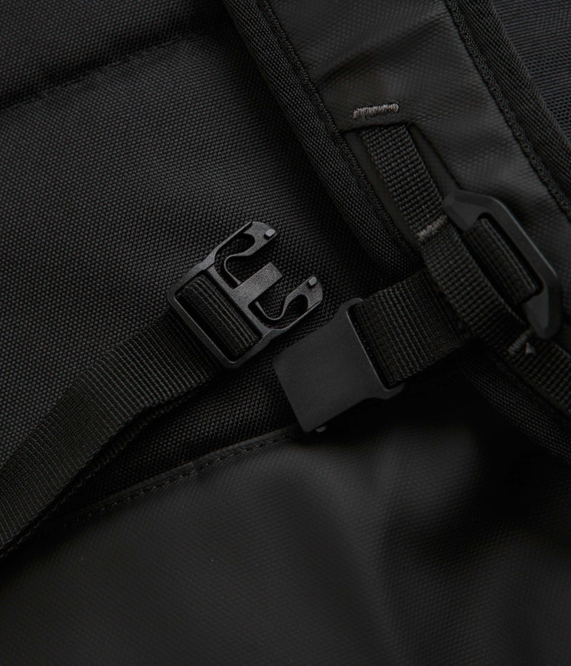 D_b_ Roamer 25L Duffel Pack in Black Out