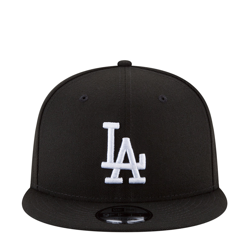 Black baseball cap with white LA logo front