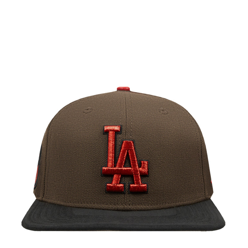 Two-tone strapback cap, brown crown with red LA embroidered logo and black brim