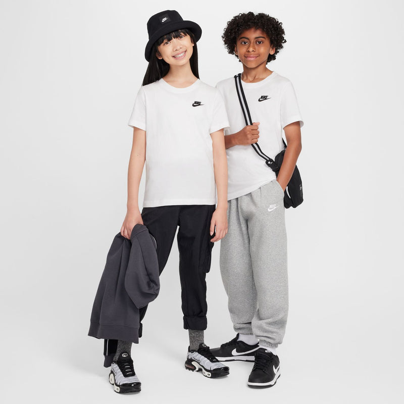 Youth white short-sleeve T-shirt with Nike chest logo
