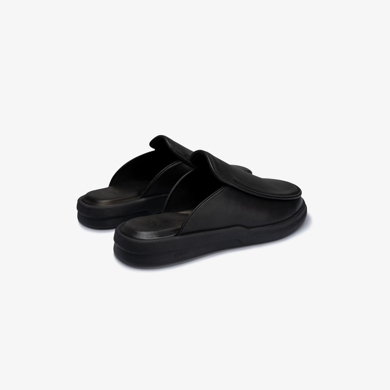 Esto - Jet Black Smooth Leather / Matte Black