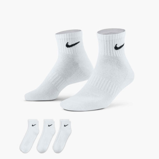 Everyday Cushioned Ankle Socks in White / Black