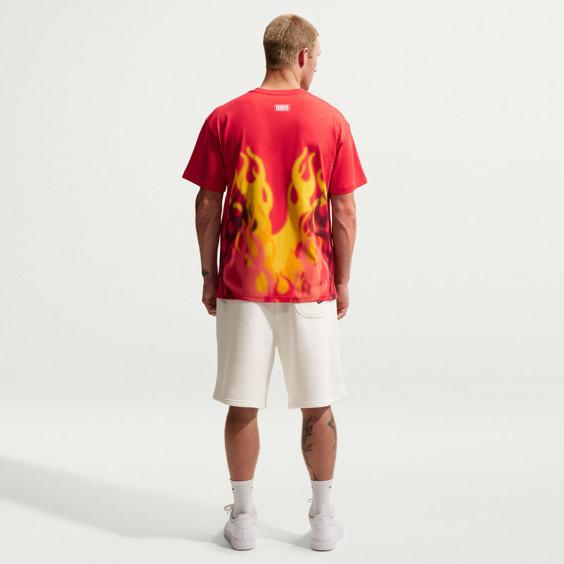 Men's red flame-print T-shirt from the back with crew neck and short sleeves