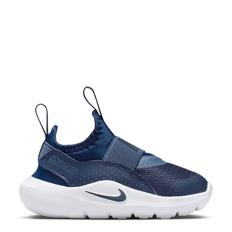 Toddler slip-on running shoes in dark blue knit with white sole and swoosh logo