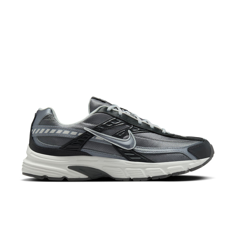Men's running shoes in dark gray with metallic silver accents, lace-up, chunky sole