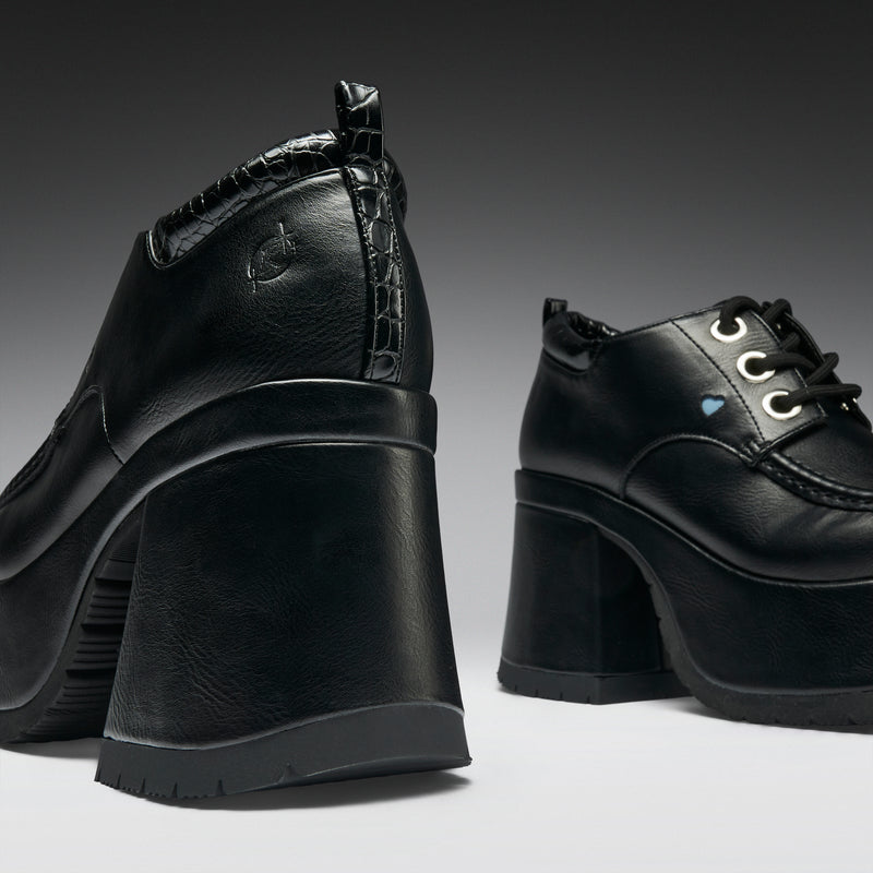 Kinetic Chunky Heeled Shoes-Black - One Shoe with Heel View and One with Right Side View