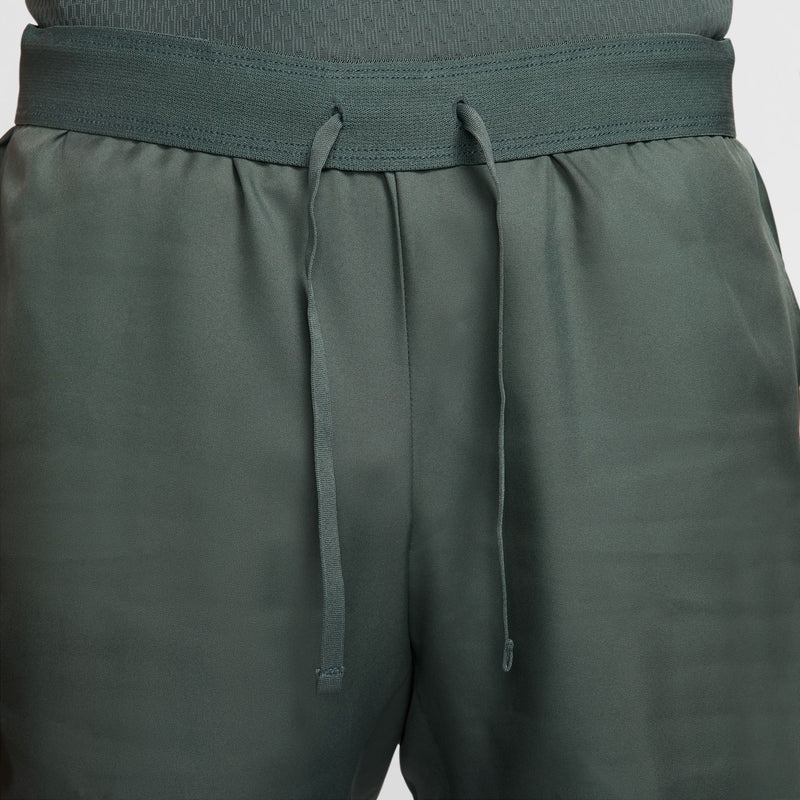 Men's Court Victory Dri-FIT 7" Tennis Shorts in Vintage Green/White