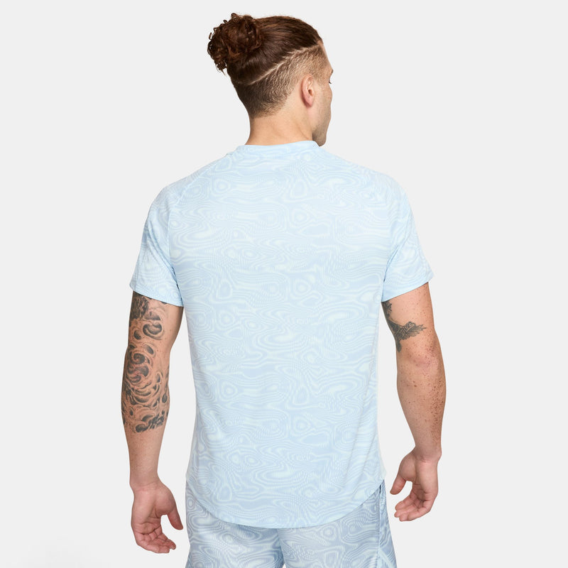 Men's Court Victory Dri-FIT Tennis Top in Glacier Blue/Glacier Blue/Black