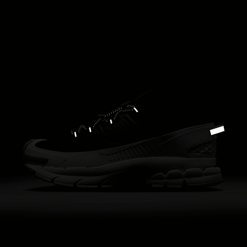 Men's Nike Zoom Vomero Roam Winterized "Black Light Silver"