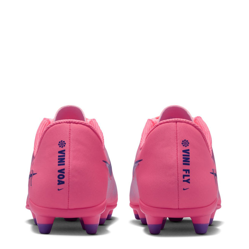 Youth soccer cleats heel view, bright pink with “VIJO YINYO” graphic and purple studs