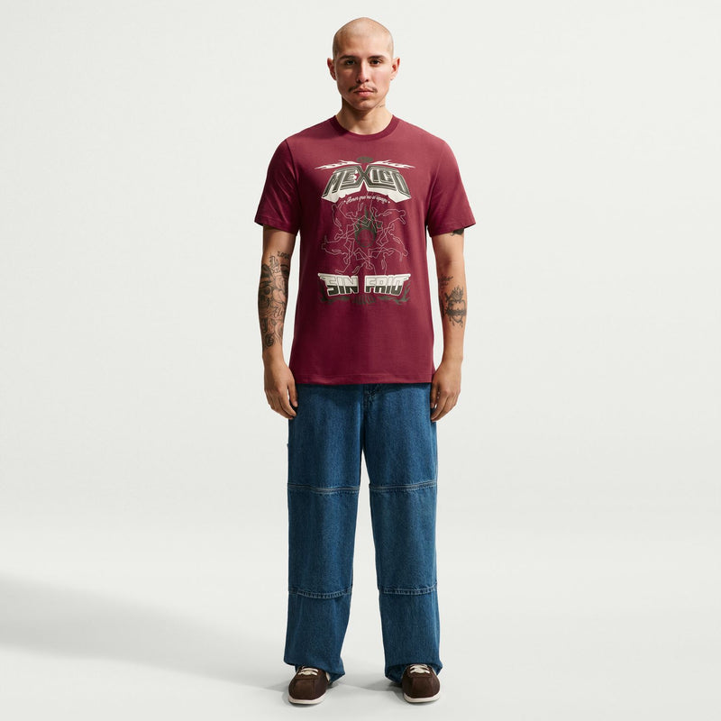 Men's maroon Mexico futbol tee with centered 'Mexico' crest and 'Sin Frio' design
