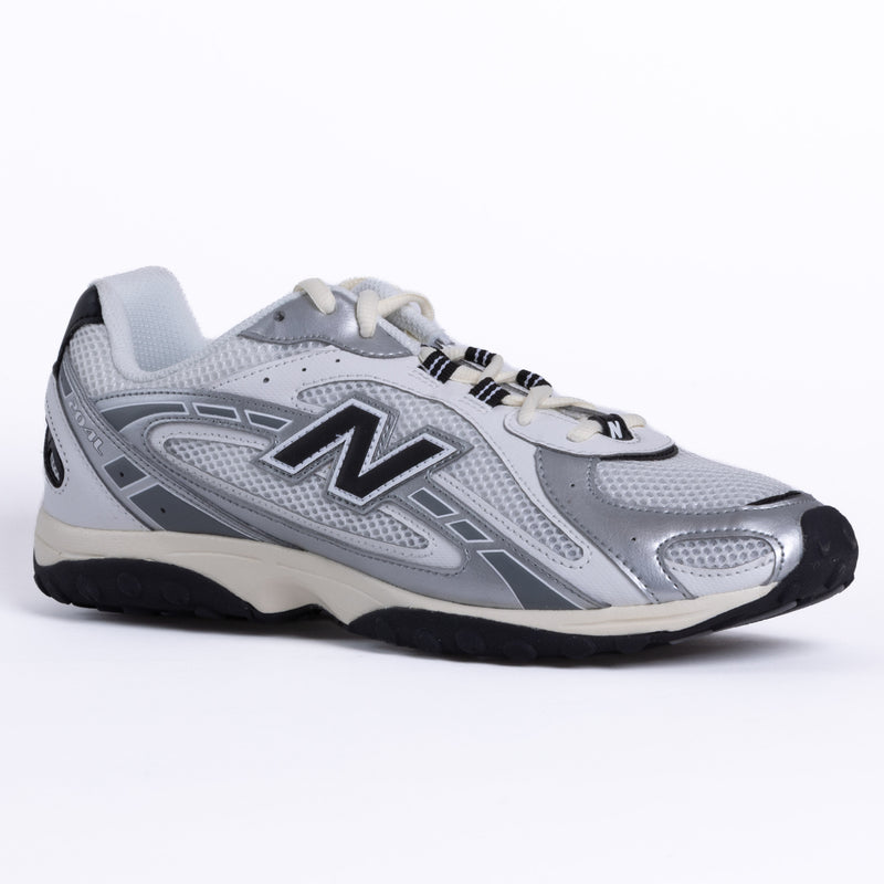 New Balance 204 - Silver Metalllic