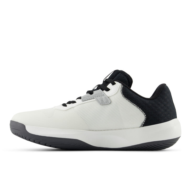 New Balance Women's 696v6 Tennis Shoes in WHITE