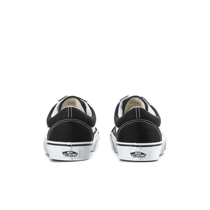 Men's black low-top sneakers with white midsoles and rear heel tab