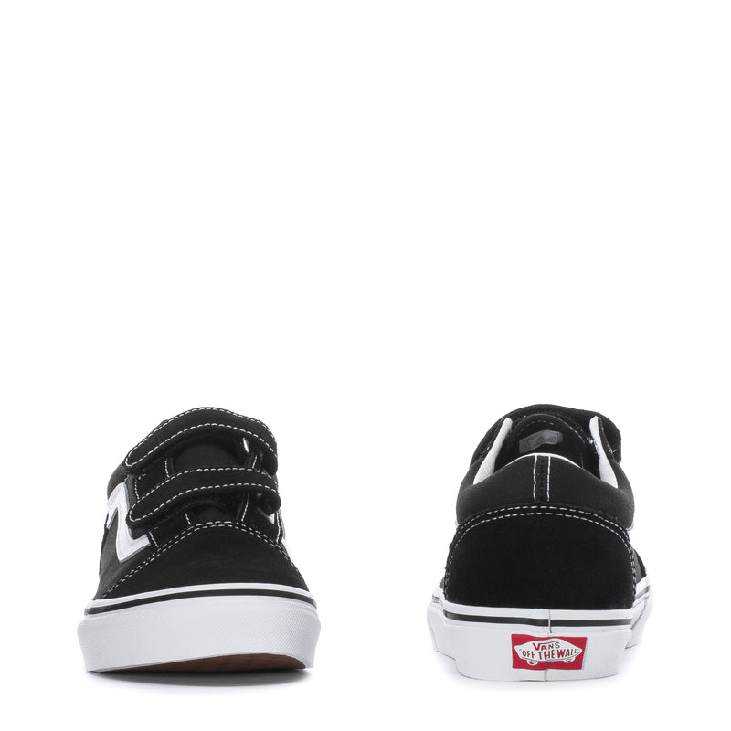 Youth skate shoe heel and toe view, black upper with white stitching and cupsole