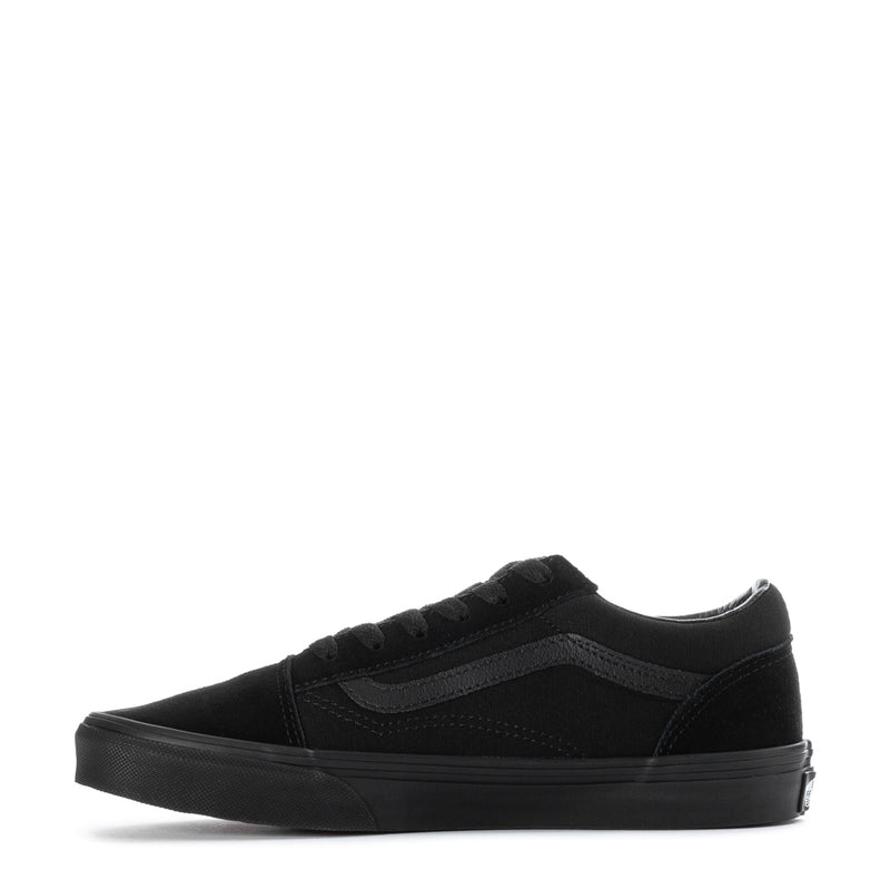 Youth black lace-up skate sneaker, low-top profile with padded collar
