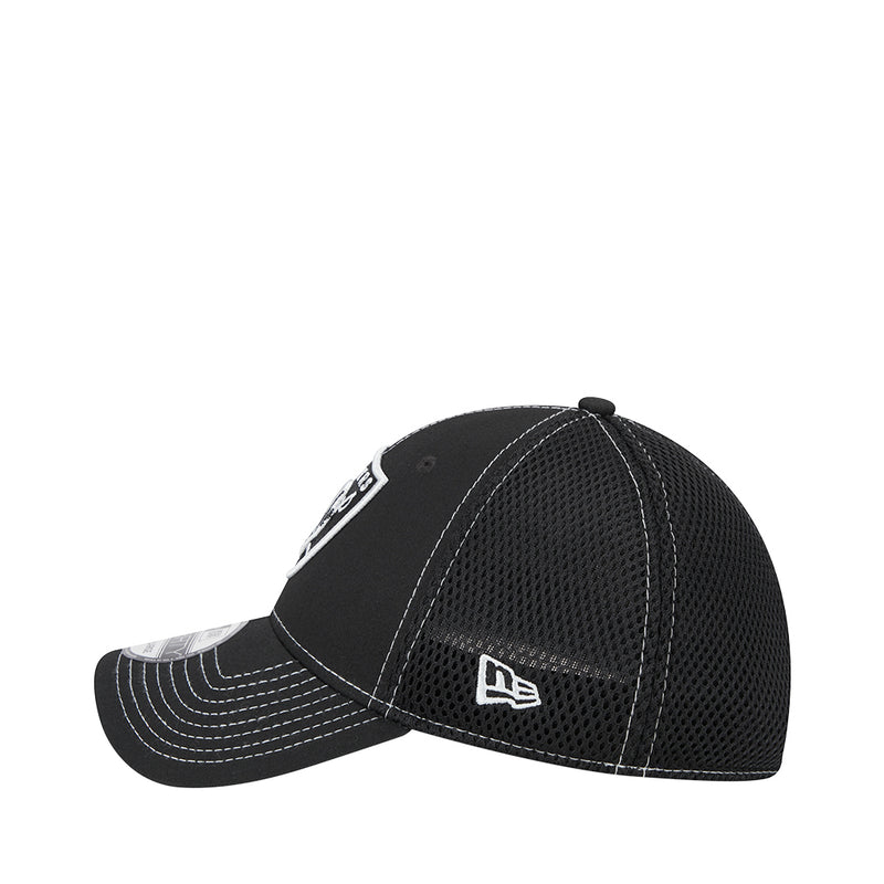 Junior black stretch-fit cap with Raiders side text and New Era flag logo