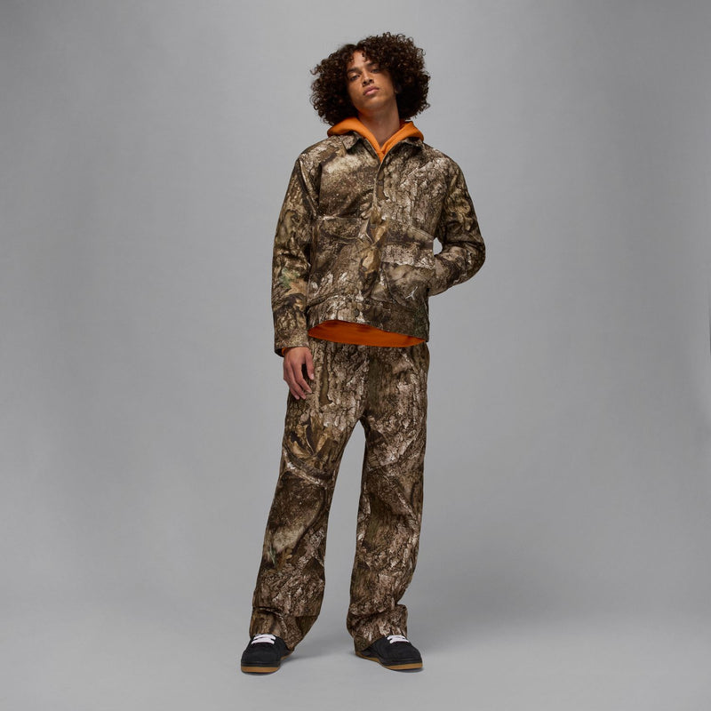 Men's camouflage woven pants with straight legs and elastic waistband