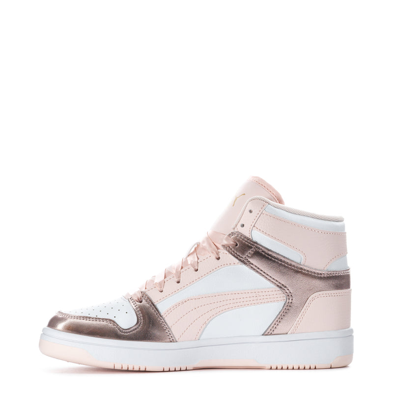 Youth high-top sneaker side profile, lace-up in white and blush pink with rose-gold trim