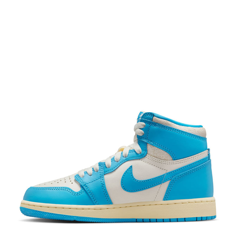 Youth high-top sneakers, side view with blue overlays, white paneling, lace-up.