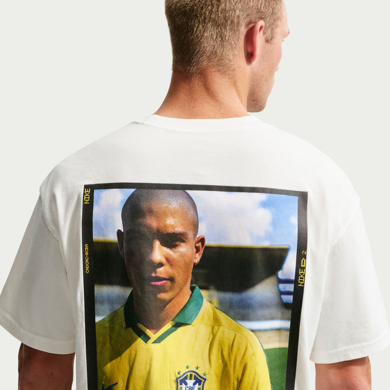 Mens sail T-shirt back photo graphic on upper shoulders