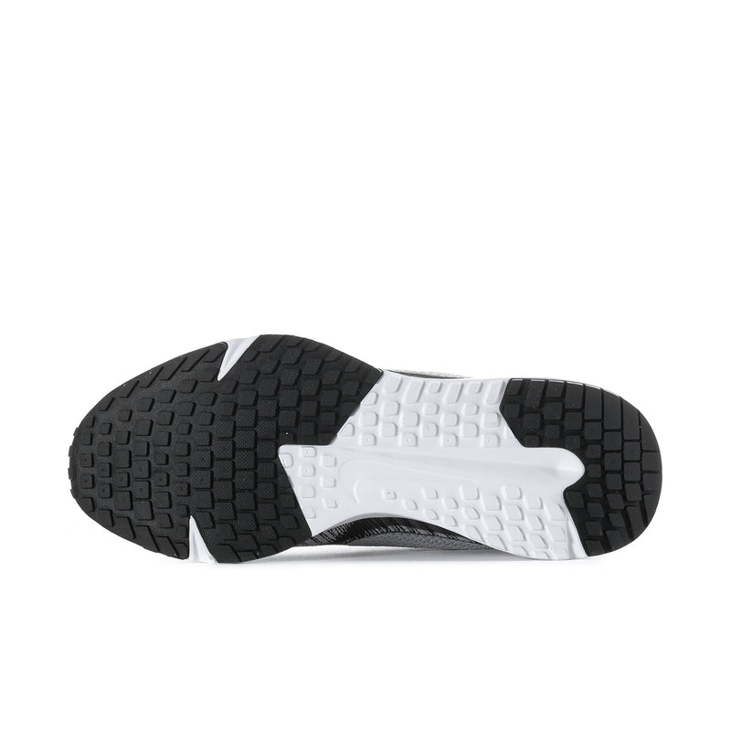 Men's running shoe outsole: black and white rubber tread pattern for grip.