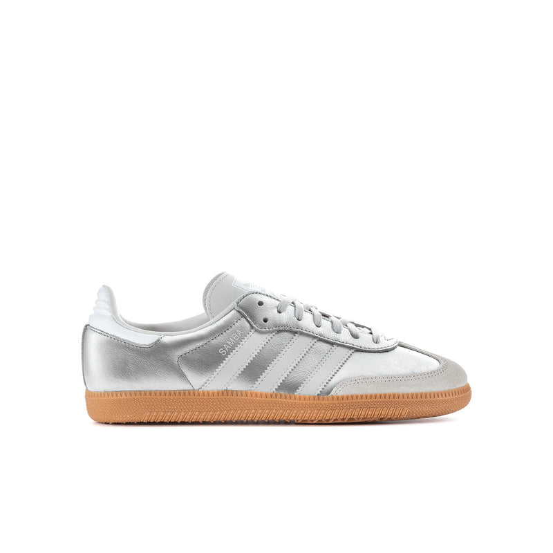 Youth Samba OG sneakers, silver leather upper with gum rubber sole and three stripes