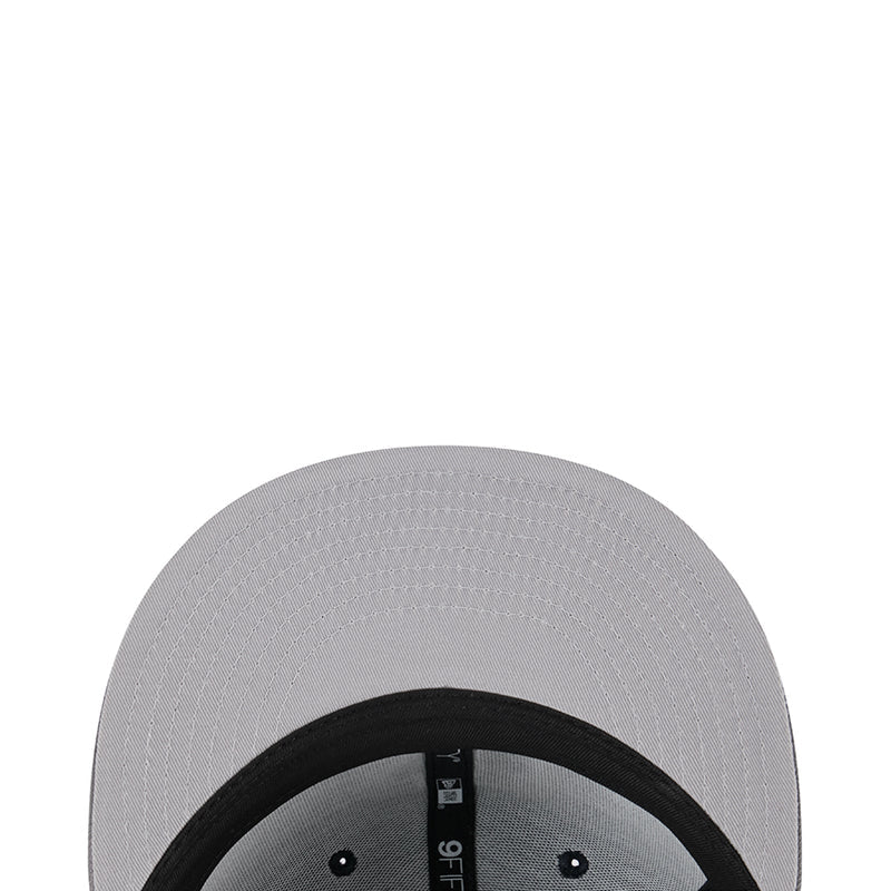 Light gray cap underside with black underbrim band and central interior label